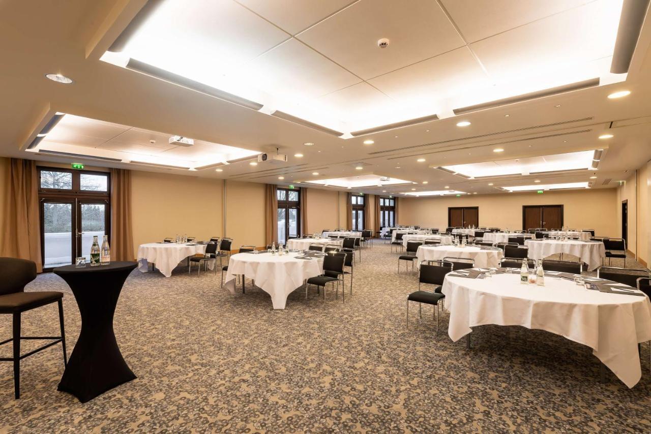 Radisson Blu Hotel Paris, Marne-La-Vallee Magny-le-Hongre Exterior foto The meeting room of the hotel